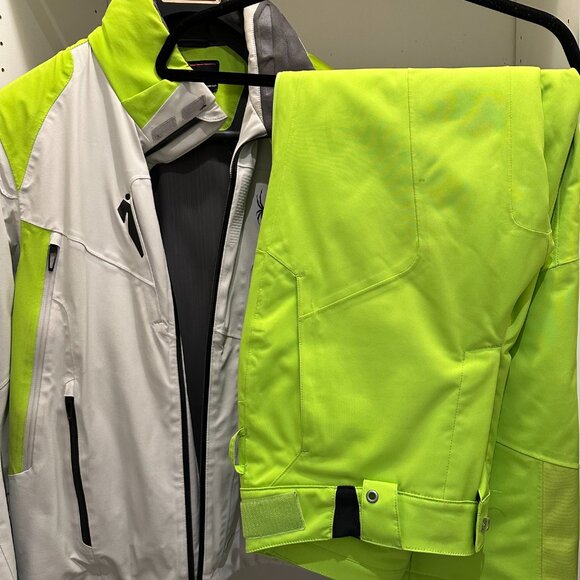 Mens Spyder Ski Outfit (size small) - Picture 8 of 8